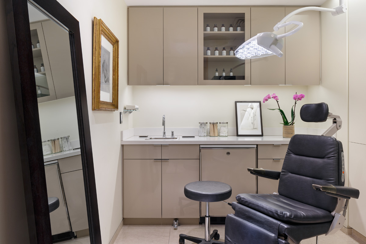 Haideh Hirmand Surgical Suite